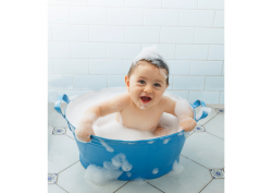赤ちゃんと泡風呂.png